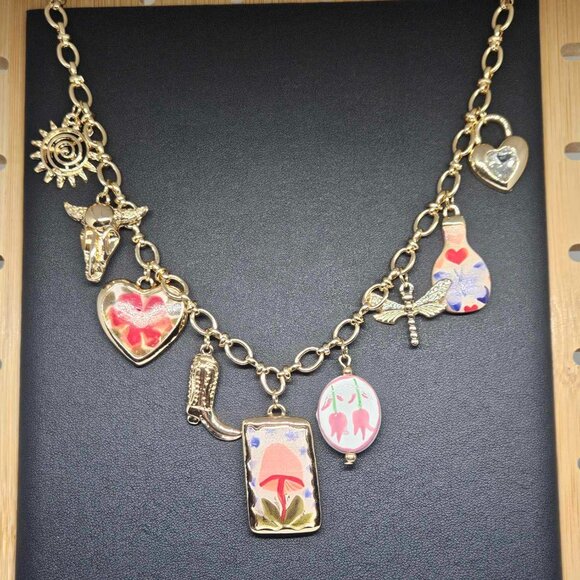 $8 If Bundled! New Beautiful Gold Tone Charm Necklace - Picture 2 of 7